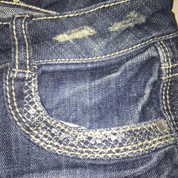 ALMOST FAMOUS DISTRESS CAPRI JEAN - Picture 6 of 8